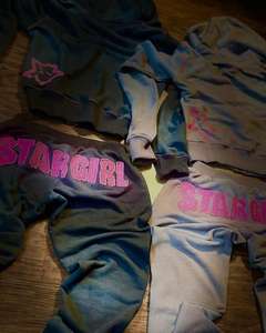 Conjunto personalizado de alta calidad de 2 piezas Sudadera con capucha de lana de gran tamaño pantalones de chándal con hombros caídos Joggers para el invierno diseño sólido en blanco - Product Image 4