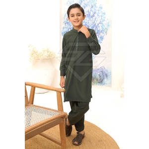 Ensemble Kurta Shalwar élégant pour garçons avec col classique et boutons Tenue Kurta Shalwar en coton doux pour enfants - Product Image 3