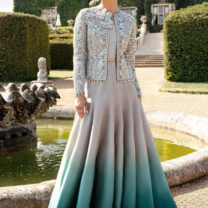 Robe longue Anarkali Lehenga Choli brodée lourde pour femmes, style nuptial, tenue de soirée de luxe, tenue d'occasion formelle - Product Image 1