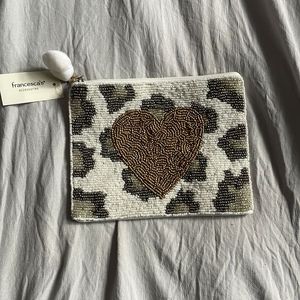 Porte-monnaie léger fait main personnalisable avec broderie ethnique et accentuations de perles - Product Image 3