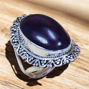 Anillos de aspecto tradicional de Plata de Ley 925 con piedras preciosas de amatista, joyería fina hecha a mano - Product Image 1