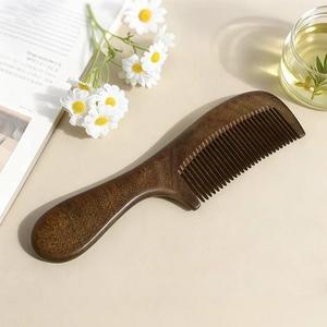 Peigne de style de maison de mode professionnelle bois de santal naturel Durable léger et sain pour les cheveux avec poignée peigne en bois - Product Image 3
