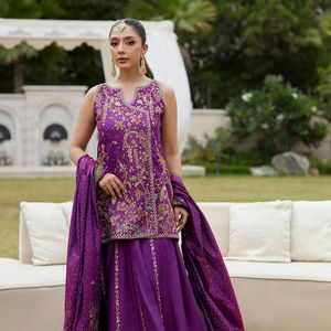 Lehenga Choli moderne pour mariage pakistanais, à porter lors de fêtes, dessiné à la main, avec tissu modal, salwar en filet, choli élégant - Numéro de modèle disponible - Product Image 1