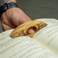 Supporto per Libri Ergonomico in Legno Massello Ecologico, Durevole, Lucidato e Lavabile, Tema Amore, AZ ENTERPRISES AZE-WB034