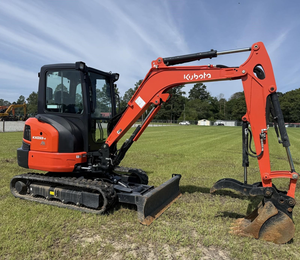 Mini-excavatrice Kubota KX033-4 abordable, excavatrice sur chenilles de 3,3 tonnes, économique en carburant, utilisée pour l'agriculture et la construction - Product Image 1