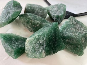 Cristal de cuarzo verde Natural de alta calidad, trozos de piedras en bruto crudas para decoración y curación de Chakra de energía positiva, 500g de aumento - Product Image 5