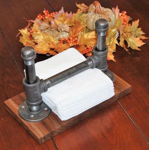Porte-serviettes en bois de style fontaine, accessoire de table unique pour la maison, les restaurants et les événements - Product Image 1