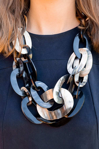 Collier en corne de buffle véritable de qualité naturelle de luxe, article fait à la main par des artisans indiens, fabriqué en Inde par crescent crafts - Product Image 2