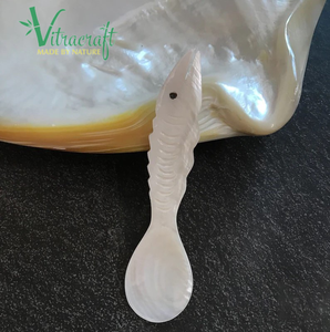 ช้อนมีการออกแบบที่เป็นเอกลักษณ์มีด้ามจับรูปปลาช้อนคาเวียร์ทำด้วยมือทำจากแม่ไข่มุกสีขาวธรรมชาติขนาด12ซม. ของขวัญที่ไม่ซ้ำกัน - Product Image 4