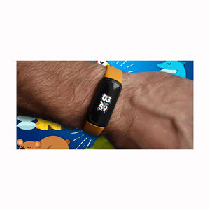 Fitbit Inspire 3, bracelet intelligent de suivi de la forme physique, léger, avec fréquence cardiaque et informations sur la santé - Product Image 2