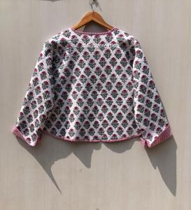 เสื้อแจ็คเก็ตผ้าฝ้ายลายดอกไม้สไตล์โบฮีเมียนทำมือสำหรับฤดูใบไม้ร่วงและฤดูหนาว เสื้อคลุมสตรีทแวร์แบบสองด้าน ของขวัญสำหรับเธอ - Product Image 4