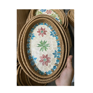Bandeja de mimbre y concha tejida a mano | Bandeja de mimbre | Bandeja de servicio redonda | Bandeja de té | Regalo de decoración - Product Image 1