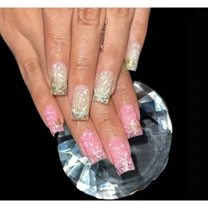 Esmalte de Uñas en Gel Efecto Ojo de Gato A.G.A # 9 Esmaltes de Uñas de Diseño a Base de Agua en Verde, Certificados por CPNP, Bajo MOQ, Envase en Botella con Muestra Gratuita - Product Image 3