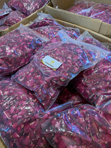 กลีบกุหลาบแห้งธรรมชาติบริสุทธิ์สำหรับอาบน้ำ สปา ชา และการผ่อนคลาย - Product Image 6