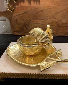 Juegos de vajilla modernos y elegantes con colección de bandejas y cuencos - Product Image 4