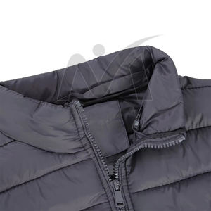 Chaqueta acolchada sin mangas resistente al agua a prueba de viento moderna y elegante, chaleco de nailon de alta densidad con cuello levantado para invierno - Product Image 6