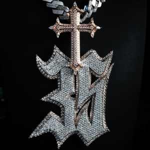 Fabricación de Joyería Hip Hop con Moissanita, Colgante Hip Hop Personalizado, Colgante de Plata 925 con Moissanita, Colgante con Nombre Personalizado para Hombre - Product Image 1