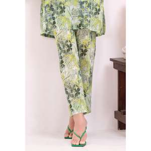 ชุดสูทผ้าลอนพิมพ์ลายสีเขียวสำหรับผู้หญิงแบบ 2 ชิ้น ไม่เย็บติดกัน พร้อมตกแต่งกระดุม - Product Image 6