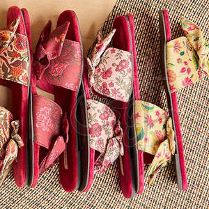 En stock, faible MOQ, sandales antidérapantes pour femmes, dessus en velours durable, semelle extérieure en cuir véritable de qualité supérieure - Product Image 5