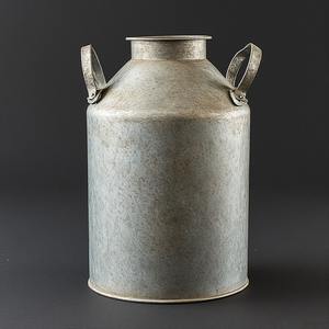Boîte de lait galvanisée de ferme rustique avec finition grise antique parfaite pour la décoration extérieure de jardin de maisons de cuisines - Product Image 4