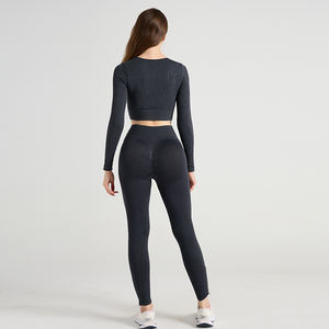 Ensemble de vêtements de yoga sur mesure de haute qualité pour femmes, vêtements de sport de plein air, ensemble de shorts de yoga, ensembles de yoga pour femmes - Product Image 2
