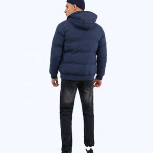 Chaqueta acolchada con capucha frontal de camuflaje de invierno para hombre con manga desmontable impermeable y resistente al viento personalizable - Product Image 3