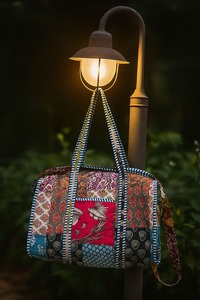 Bolsa de Viaje de Fin de Semana Acolchada y Cosida a Mano, de Alta Calidad, Estilo Deportivo de Lujo, con Cierre de Cremallera, Correas Resistentes y Múltiples Diseños - Product Image 2