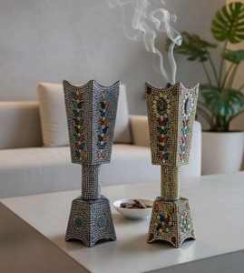 Quemador de Incienso Mubakhar de Latón de Estilo Árabe Contemporáneo, Ecológico, Hecho a Mano, Sostenible y Decorativo para Uso Religioso - Product Image 5