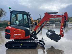 Miniexcavadora Kubota KX030-4 de Alta Eficiencia y Construcción Duradera para la Construcción, Tipo Oruga, Color Naranja y Negro - Product Image 5
