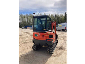 Mini-excavatrice sur chenilles compacte Kubota KX030-4, excavatrice hydraulique avec godet pour travaux agricoles et de construction - Product Image 2