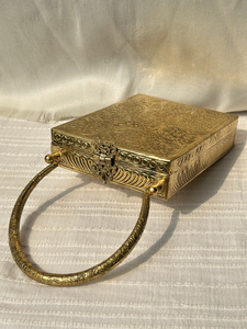 Bolso de Mano Rectangular de Metal Dorado Antiguo con Panel Grabado, Asa Rígida, Bolso de Lujo para Mujer, para Eventos Nocturnos y Bodas, para Exportación - Product Image 2