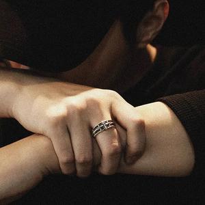 도매 패션 실버 힙합 스타일 반지 레드 하트 십자가 해골 여성 남성 레트로 고스 조절 가능 웨딩 약혼 선물 반지 - Product Image 2