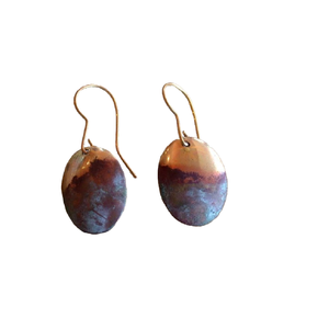 Dernières tendances en matière de boucles d'oreilles en cuivre bicolore, achetez des boucles d'oreilles noires aux prix les plus bas pour des boucles d'oreilles longues et audacieuses aux couleurs vives. - Product Image 3
