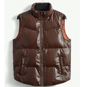 เสื้อแจ็คเก็ตพัฟเฟอร์ผู้ชายแบบกำหนดเอง แขนสั้น คอตั้งผ้าแคนวาส โลโก้ด้านหน้า คุณภาพสูง สำหรับฤดูหนาว - Product Image 1