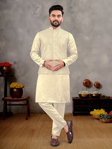 Vêtements de mariage traditionnels indiens en soie lourde Banglori avec intérieur en Kurta avec pyjama et veste Koti pour hommes prix de gros Surat - Product Image 2