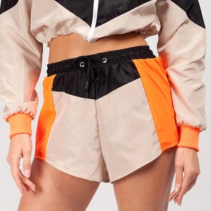 Chaquetas cortavientos y pantalones cortos para mujer Conjunto de chándal corto cortavientos personalizado Conjunto de dos piezas para correr - Product Image 5