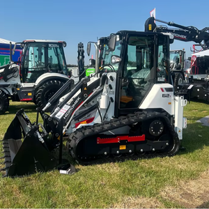 Retroexcavadora Hidromek 62T de 5,2 toneladas con motor diésel Turbo Kubota y transmisión hidrostática para trabajos de construcción - Product Image 1