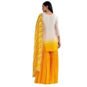 Mostaza Ombre Leheriya Kurta Sharara Conjunto con Lentejuelas Cutdana Trabajo y Dupatta para Fiesta de Boda Festiva - Product Image 5