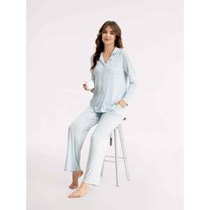 Conjunto de Pijama Personalizado de Bambú con Cuello Acanalado, Estilo Clásico Premium, Talla XS, Tejido Suave, Cintura Elástica con Cordón Ajustable para Primavera, Personalizable - Product Image 1