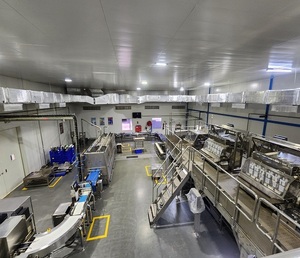 Machine automatique de cachetage de plateau de nourriture avec le système de remplissage pour l'emballage de plats préparés emballage industriel de plateau pour l'usine de nourriture - Product Image 1