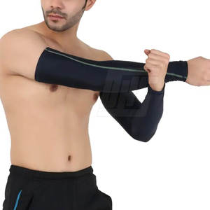 Mangas de brazo de rendimiento con tecnología de absorción de humedad Ideal para fútbol, baloncesto, béisbol y deportes al aire libre - Product Image 3