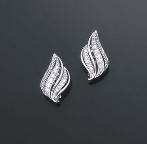 Elegantes Pendientes Redondos de Diamantes Cultivados en Laboratorio para Mujer, con Oro Rosa de 18k, Certificación IGI, para Graduación, Diamantes Americanos - Product Image 3