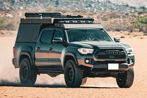 TOYOTA TACOMA TRD OFF-ROAD DOBLE CABINA 4X4 2018 USADO, VOLANTE A LA IZQUIERDA/DERECHA - Product Image 2