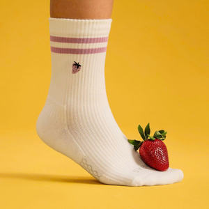 Chaussettes vintage bleues à motif lapin brodé, en coton doux, tricot côtelé, style streetwear, usage quotidien, confortables, tendance, accessoire de mode - Product Image 3