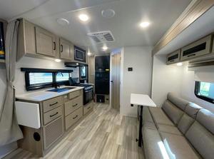 รถพ่วงทรงหยดน้ำตาสำหรับเดินทางแนวยุโรป RV อะลูมิเนียมสุดหรูสำหรับท่องเที่ยวออสเตรเลีย RV ขนาดเล็กสำหรับตั้งแคมป์กลางแจ้งเพื่อขายในสหรัฐอเมริกา /uae - Product Image 4