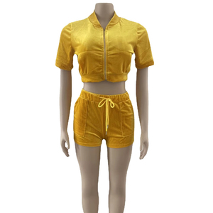 Nouveautés été velours haut court deux pièces ensemble court logo personnalisé survêtement short ensemble velours femmes ensembles courts vêtements - Product Image 1