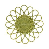 Assiette de présentation rustique en rotin fleuri, tapis de table tressé à la main, tapis de table en rotin floral en gros
