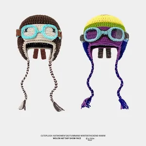 Chapeau de pilote tendance style européen et américain, tricoté à la main, rayé, décontracté, hiver, 100% coton, unisexe, personnalité, vente en gros usine - Product Image 1