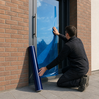 Film de protection de surface PE bleu anti-rayures pour murs-rideaux en verre, respectueux de l'environnement, personnalisable pour le transport de verre
