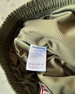 Vente en gros de shorts d'été décontractés pour hommes avec logo personnalisé style High Street pantalon à taille élastique en nylon utilitaire maille cargo taille moyenne solide - Product Image 6